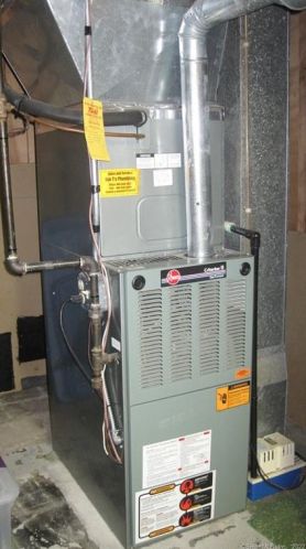 12 Linda Ln, Enfield CT exterior