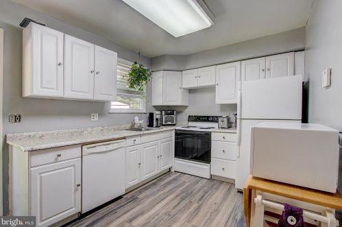 426 Ellwell Ct, Glen Burnie MD 21061-6148 exterior