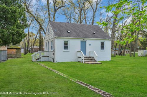 631 Maria St, Jackson Twp NJ  08527-5285 exterior