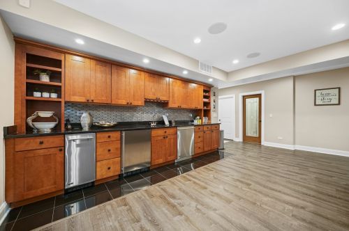 3753 Tripp Ave, Chicago IL 60803-1832 exterior