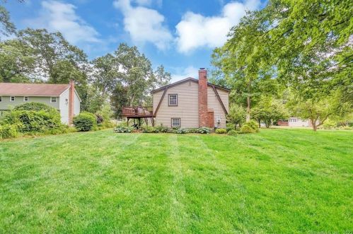 51 Pioneer Dr, Windsor CT exterior