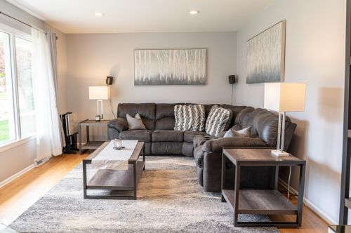 5647 24th St, Milwaukee, WI 53221-4213