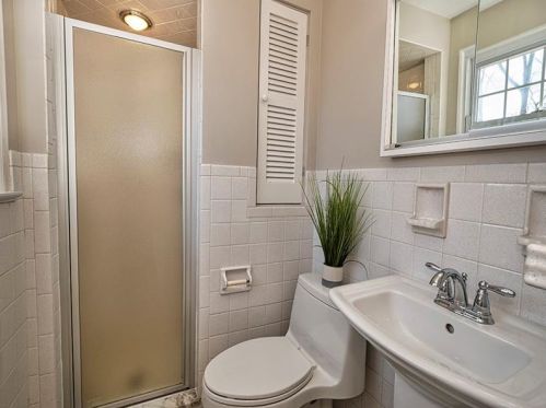 590 Clemson Dr, Pittsburgh PA 15243-1736 exterior