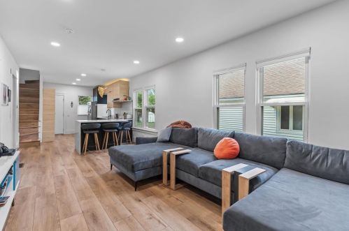 2526 Mifflin St, Madison, WI 53704-4913