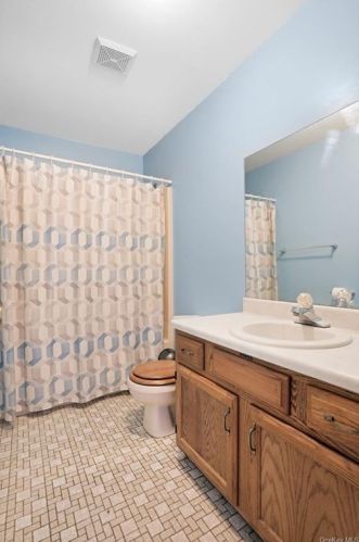 28 Jimal Dr, Middletown NY 10940-3650 exterior