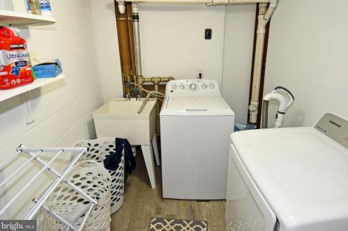 236 Jenkins St, Alexandria VA 22304-4907 exterior