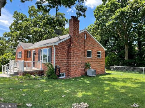 5922 Pratt St, Alexandria, VA 22310-1854