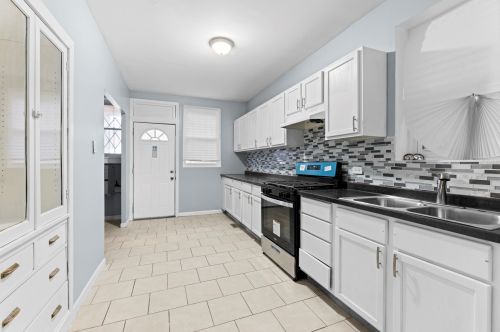 8025 Evans Ave, Chicago IL 60619-3908 exterior