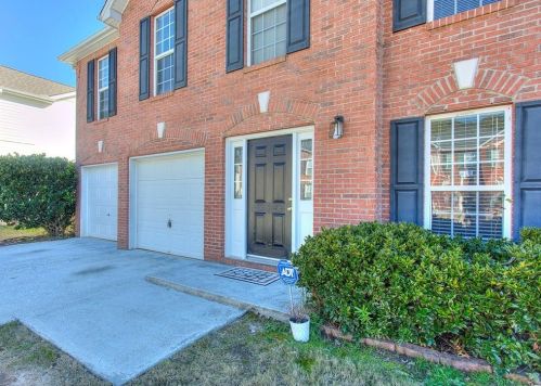 2800 Rusticwood Dr, Lithonia, GA 30078-2846