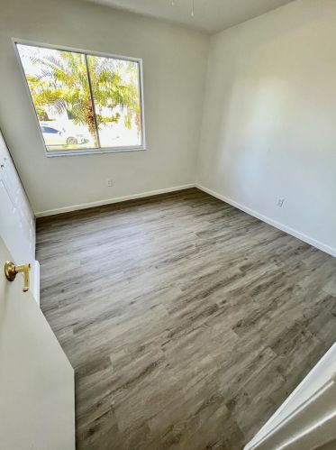 592 Whitmore Dr, Fort Pierce FL  34984-4570 exterior