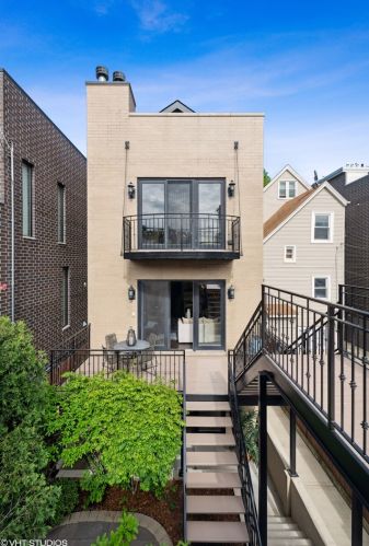 2514 Marshfield Ave, Chicago IL 60614-1907 exterior