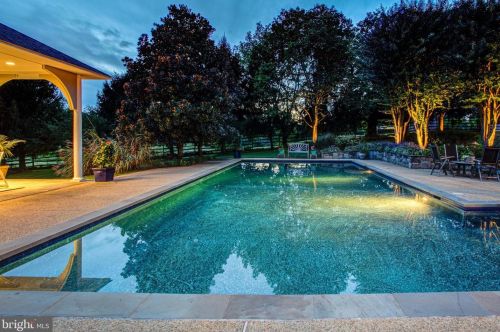 13606 Mt Prospect Dr, Rockville MD 20850-3510 exterior