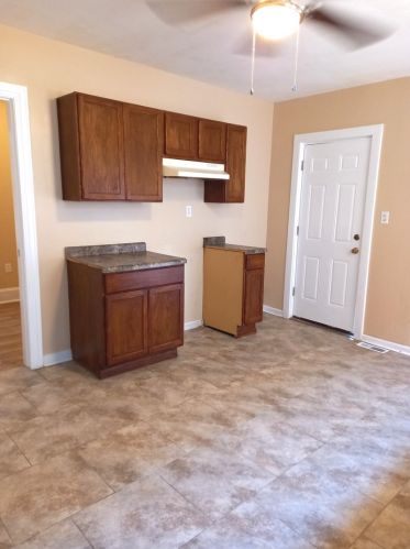 8931 Houston Ave, Chicago IL 60617-3239 exterior