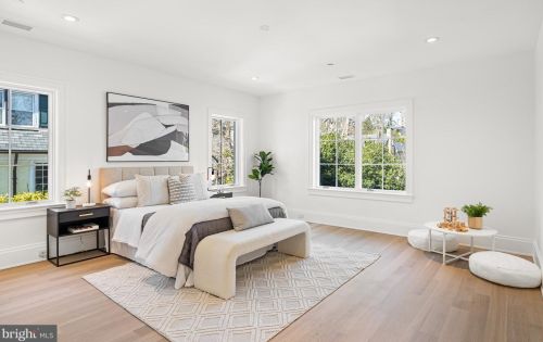 4526 Hawthorne St, Washington DC 20016-3570 exterior