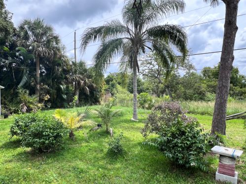 5302 Sunset Blvd, Fort Pierce FL  34982-3876 exterior