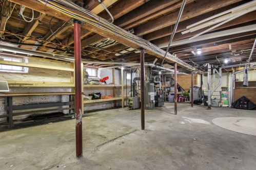 33 Durrell St, Methuen MA  01844-4210 exterior