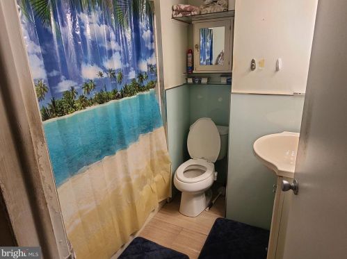 2555 American St, Philadelphia PA 19140-5724 exterior