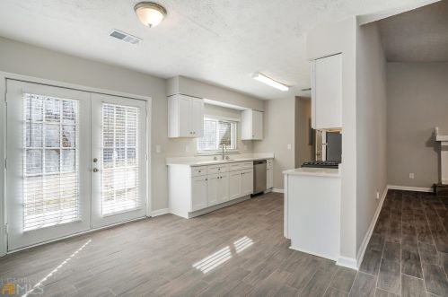 972 Timbervale Ln, Lithonia GA  30058-6010 exterior