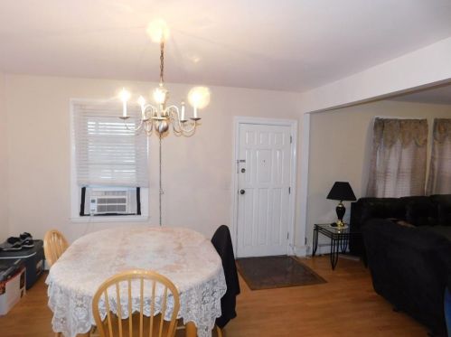 3 Columbus Ave, Providence RI 02911-2442 exterior