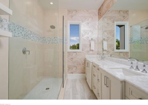 2375 Lantern Ln, Naples FL 34102-7721 exterior