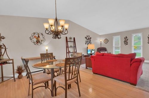 708 Brookshire Dr, Pittsburgh PA 15237-4104 exterior