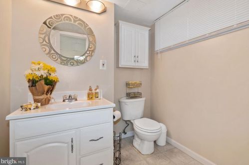 11837 Enid Dr, Rockville MD 20854-3454 exterior