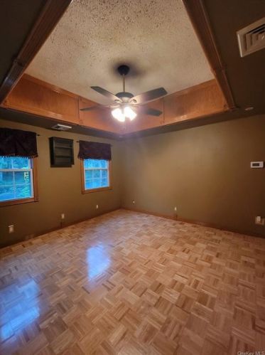 323 Grand Ave, Poughkeepsie NY 12603-4403 exterior