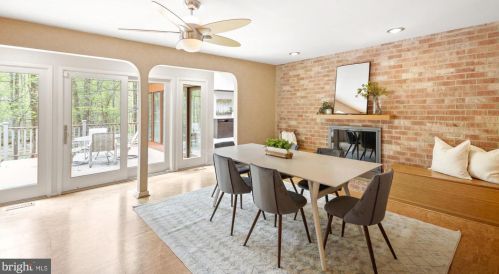 16 Arlive Ct, Rockville MD 20854-2978 exterior