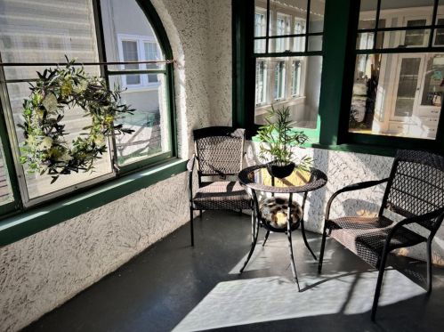 4704 Wisconsin Ave, Milwaukee, WI 53208-3048