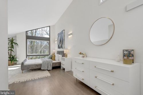 6107 Benalder Dr, Bethesda MD  20816-1007 exterior