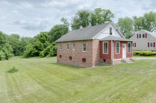 312 Montgomery St, Chicopee, MA 01020-1961