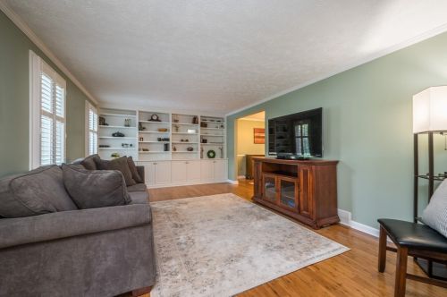 564 Sunset Dr, Pittsburgh PA  15228-2550 exterior