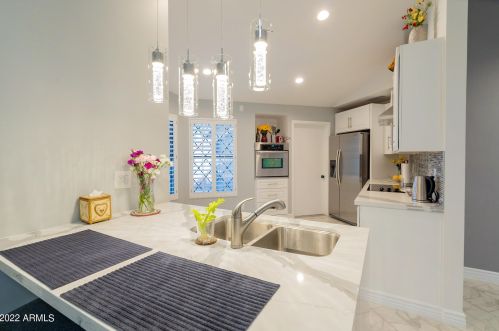 12814 40 Pl, Phoenix AZ 85050-8972 exterior