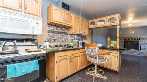 2040 40 Dr, Phoenix AZ 85051-3609 exterior