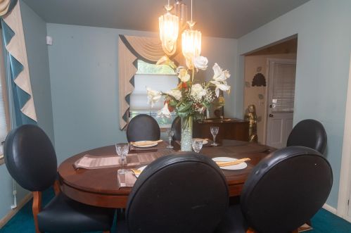 8236 37, Milwaukee WI 53210-3047 exterior