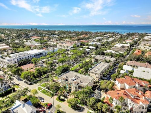 431 4 Ave, Naples FL 34117-3734 exterior