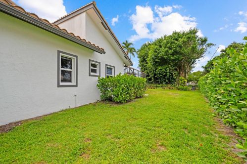 2700 41st St, Boca Raton FL  33434-5842 exterior