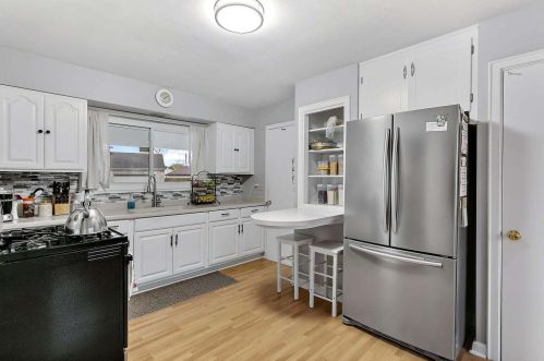 3911 56th St, Milwaukee WI  53220-2632 exterior