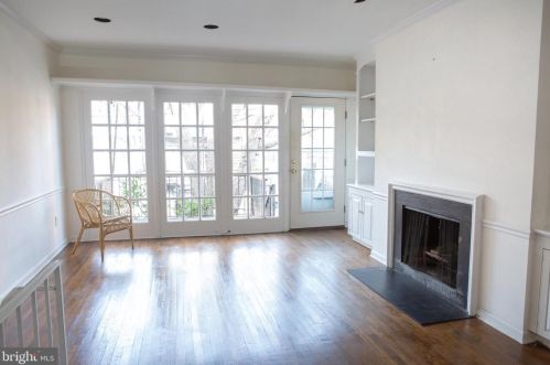 1739 Corcoran St, Washington DC  20009-2405 exterior