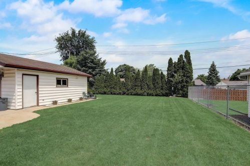 6350 Burdick Ave, Milwaukee WI 53219-4227 exterior