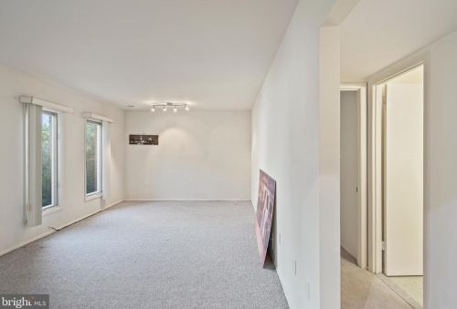 2014 Dundee Rd, Rockville MD exterior