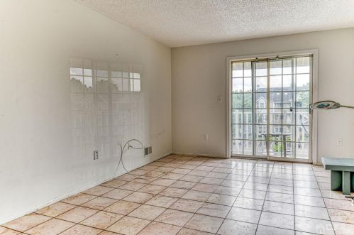 267 Kempsey Dr, New Brunswick, NJ 08902-4222