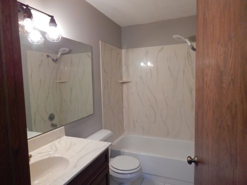 1872 Bear Path Trl, Saint Paul MN 55122-2266 exterior