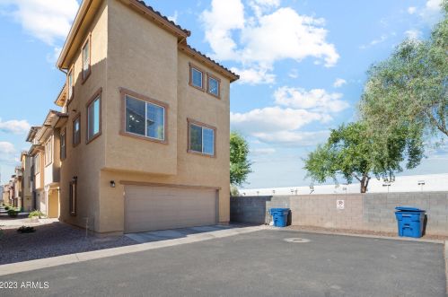 2031 77th Dr, Phoenix AZ  85035-5117 exterior