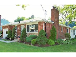137 Swain Ave, Meriden CT  06450-7282 exterior