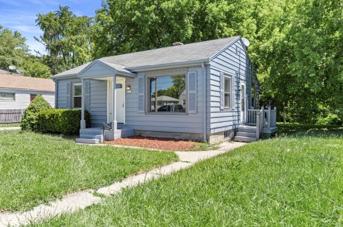 4932 20th St, Milwaukee WI  53221-2861 exterior