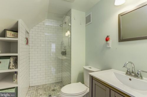 13203 Midway Ave, Rockville MD 20851-1812 exterior