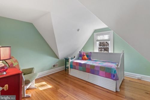 4 Morgan Ln, Media PA 19063-2224 exterior