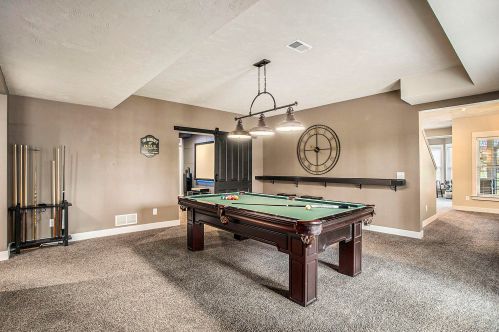 7180 Inverness Dr, Kalamazoo MI 49009-3935 exterior