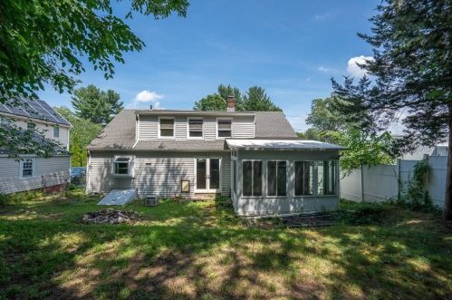 25 Chestnut St, West Springfield MA 01089-2804 exterior